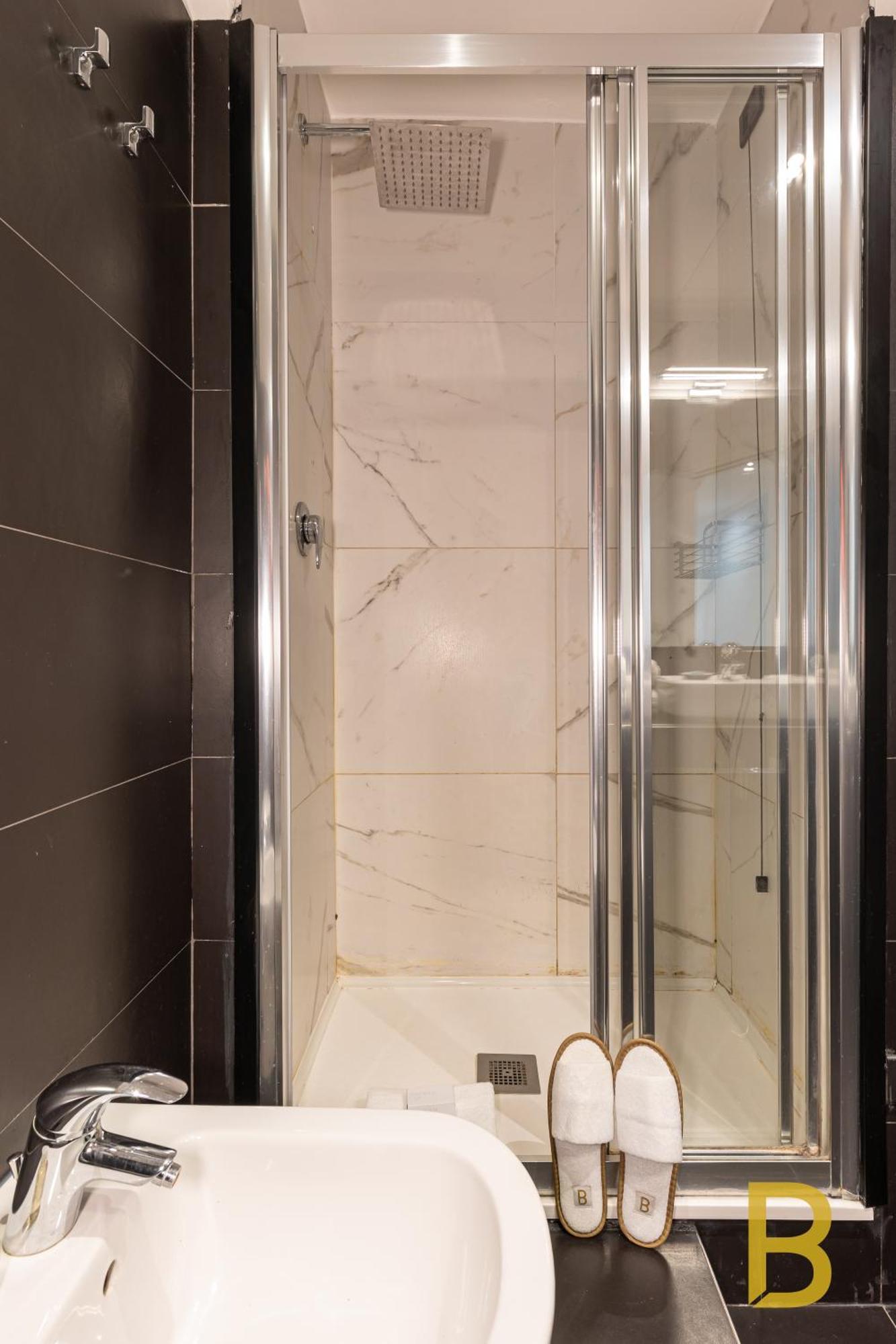 Apartment Beplace In Duomo Milan
